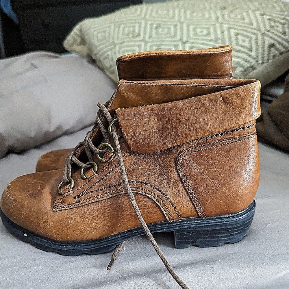 Size 7 boot